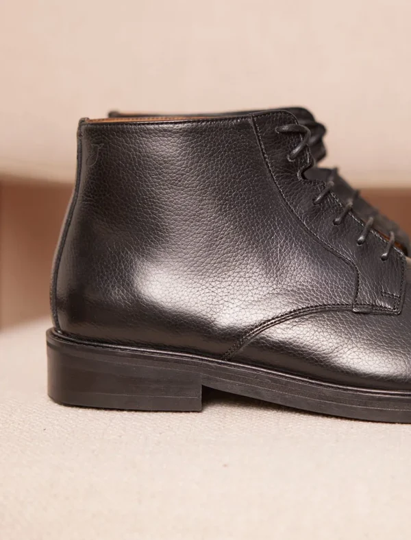 Pied de Biche Boots Et Bottines>Chukka Boots City Noir Grainee